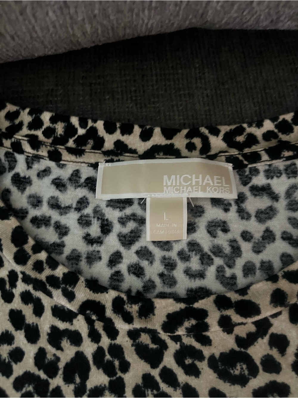 Set of 2 Michael Kors cold shoulder shirts Size Large - Picture 2 of 7